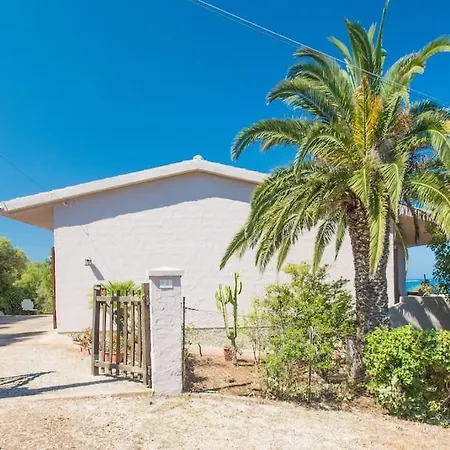 Casa A 100 Metri Dalla 度假居 *